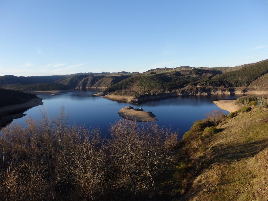 Le Relais Des Sites Faverolles (Cantal) Exterior foto